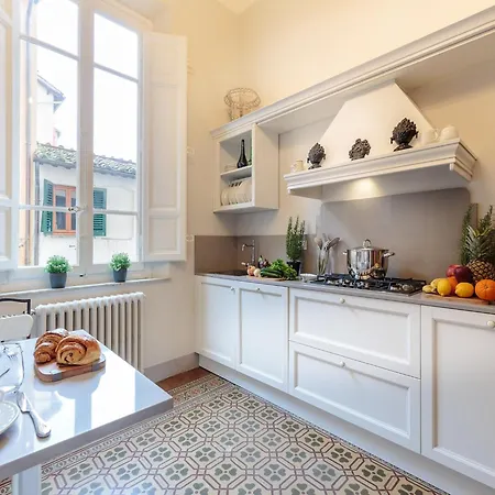 Appealing In With Terrace Apartman *