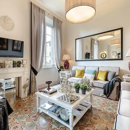 Appealing In With Terrace Apartman *