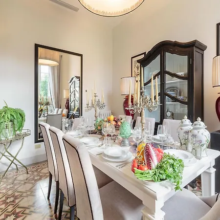 Appealing In With Terrace Apartman *