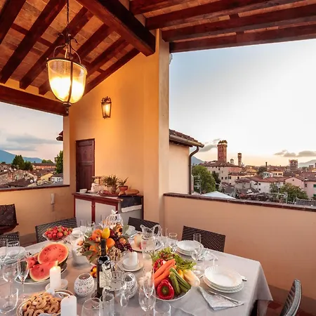 Appealing In With Terrace Apartman Lucca